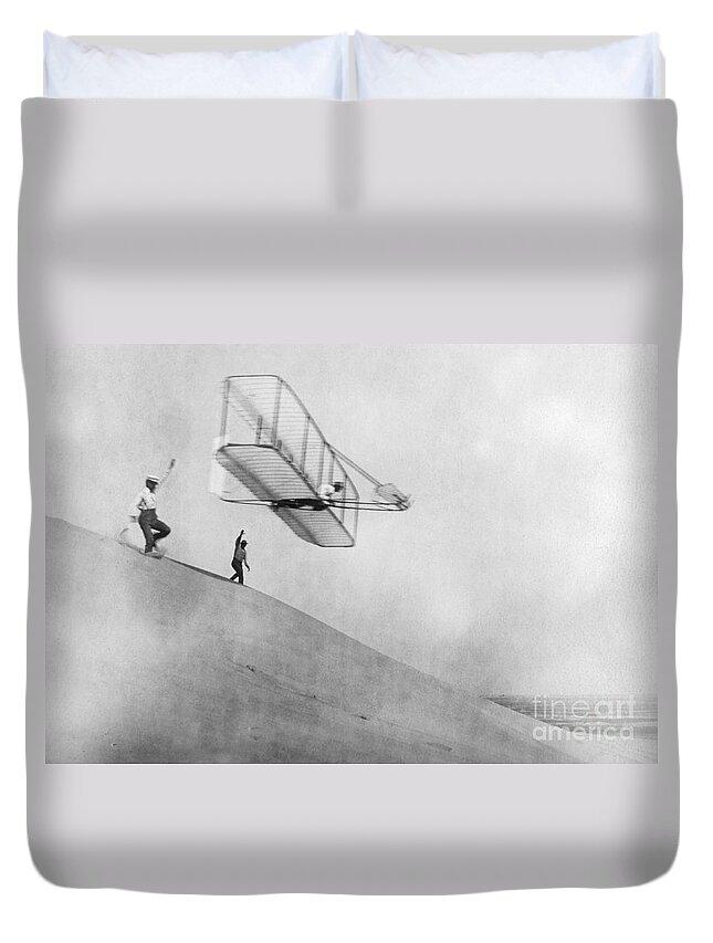 History Duvet Cover featuring the photograph Wilbur Wright Pilots Early Glider 1901 by Science Source