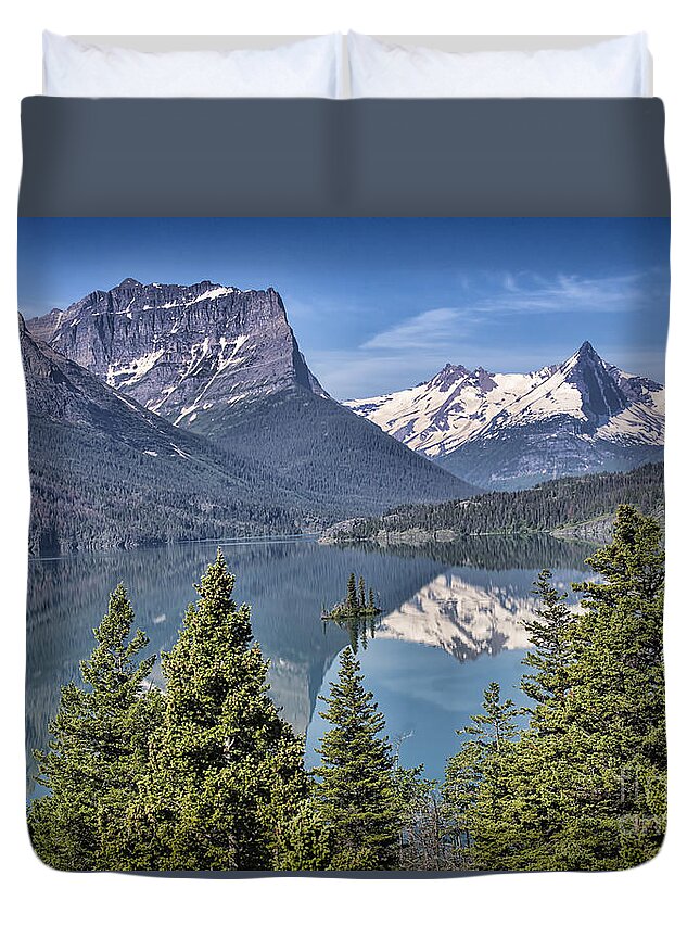 Wild Goose Island Duvet Cover featuring the photograph Wild Goose Island by Priscilla Burgers