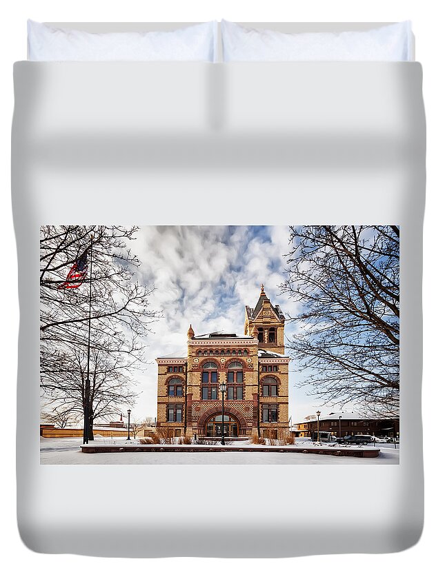 Winona Duvet Cover featuring the photograph Winona County Courthouse by Al Mueller