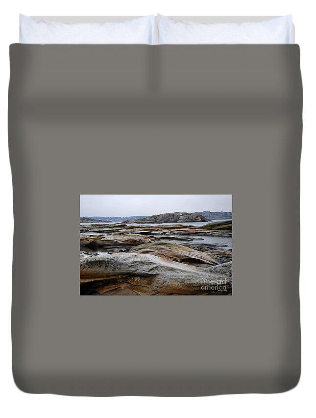 Coastline Duvet Cover featuring the photograph World's End 5 by Randi Grace Nilsberg