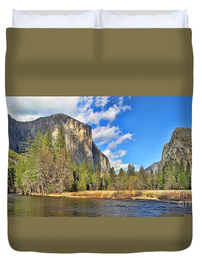 Yosemite National Park Duvet Cover featuring the photograph Yosemite Panorama 2 by Jack Schultz