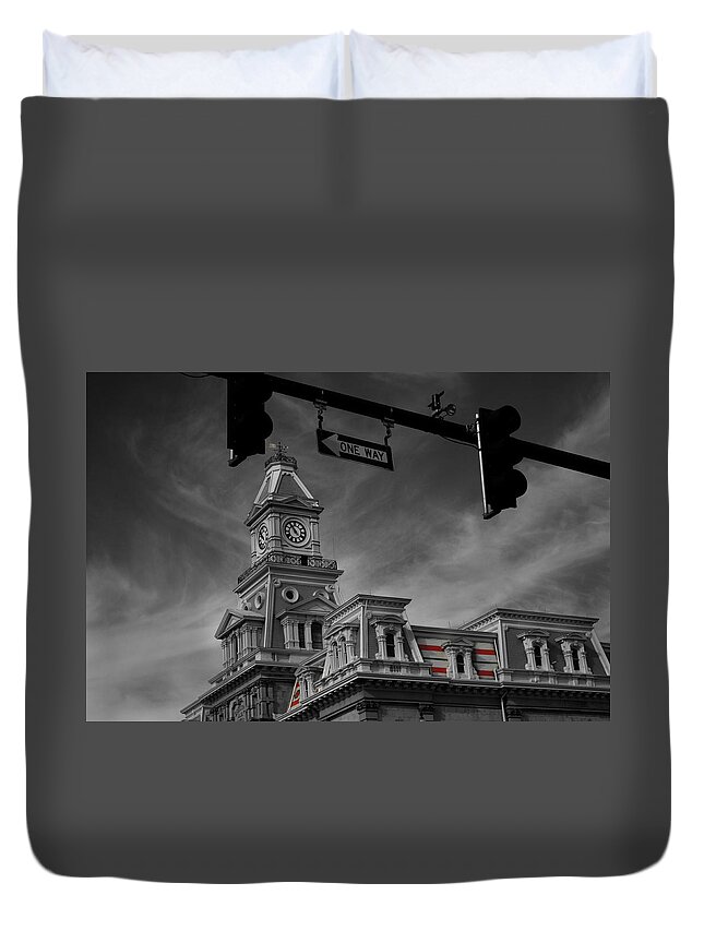 Zanesville Oh Duvet Cover featuring the photograph Zanesville OH Courthouse by David Yocum