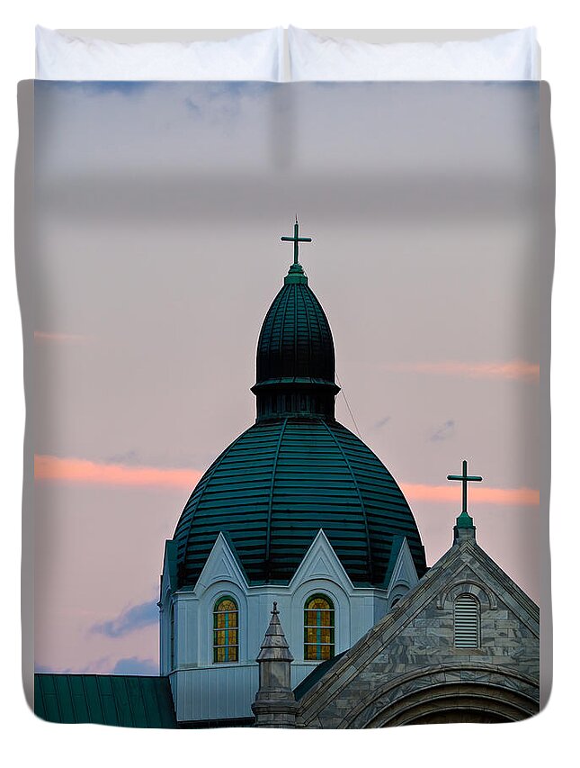 Architecture Duvet Cover featuring the photograph Sacred Heart Catholic Church at Dusk #1 by Ed Gleichman