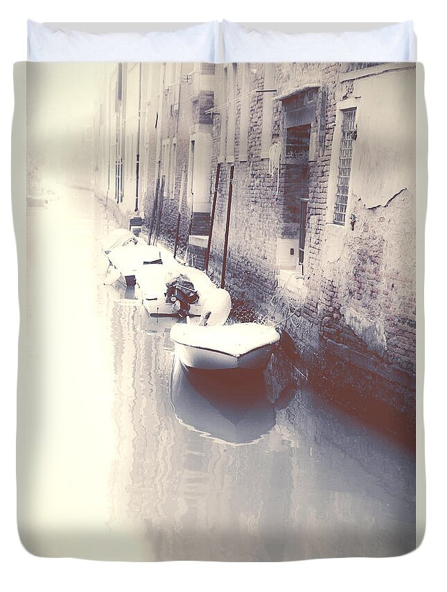 Boat Duvet Cover featuring the photograph Venezia #11 by Joana Kruse
