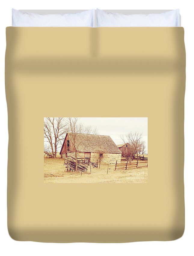 Barn Duvet Cover featuring the photograph Stone Barn #3 by Pam Holdsworth