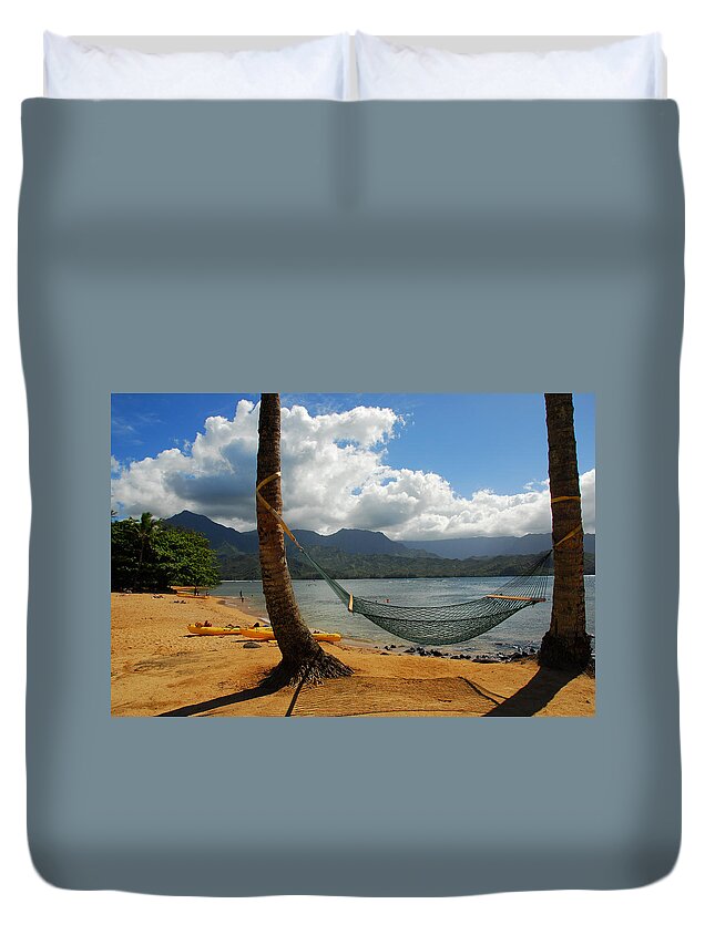 Hawaiian Islands Duvet Cover featuring the photograph A Place to Hang by Lynn Bauer