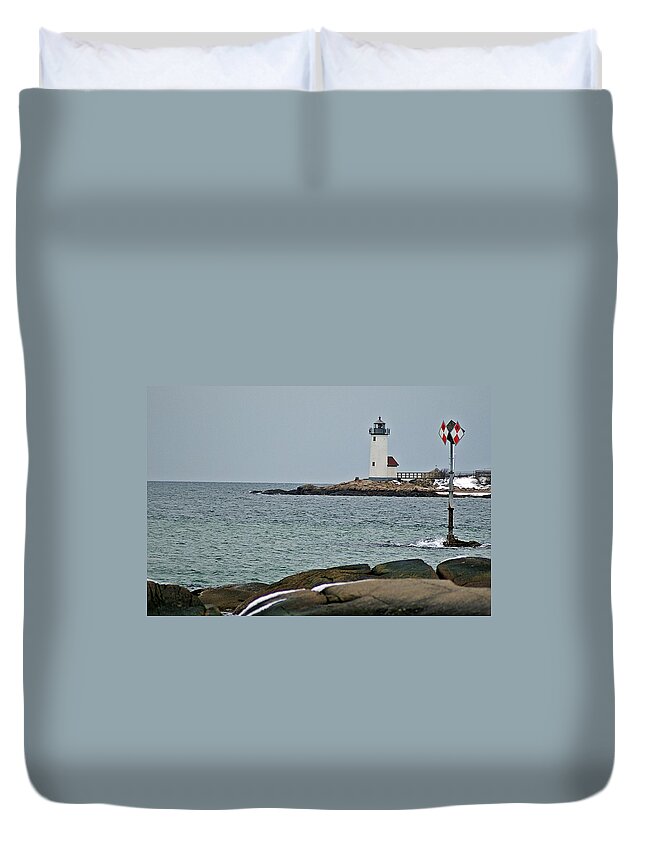 Annisquam Duvet Cover featuring the photograph Annisquam Lighthouse by Joe Faherty