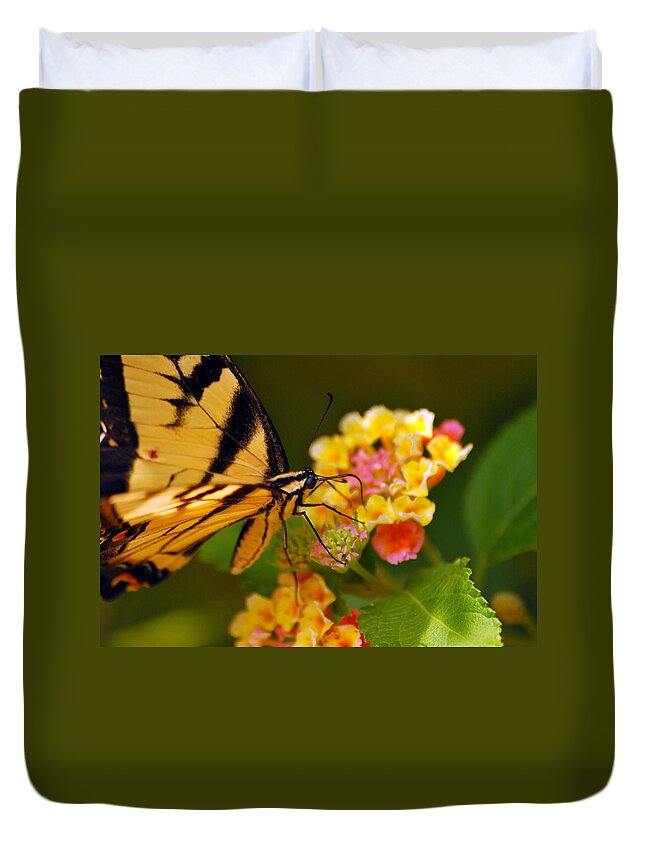 Butterfly Duvet Cover featuring the photograph Beautiful Am I by Lori Tambakis