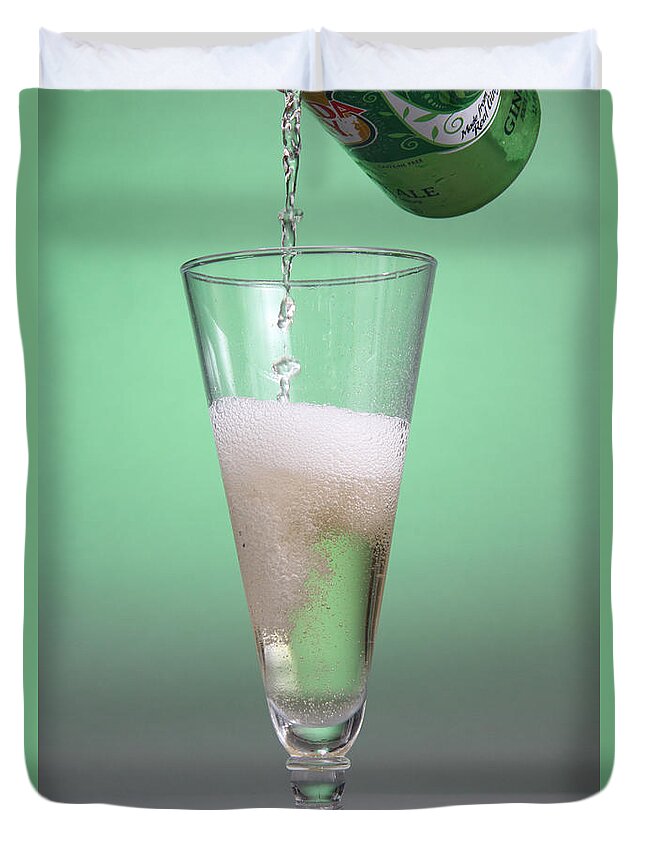 Carbonation Duvet Cover featuring the photograph Carbonated Drink by Photo Researchers, Inc.