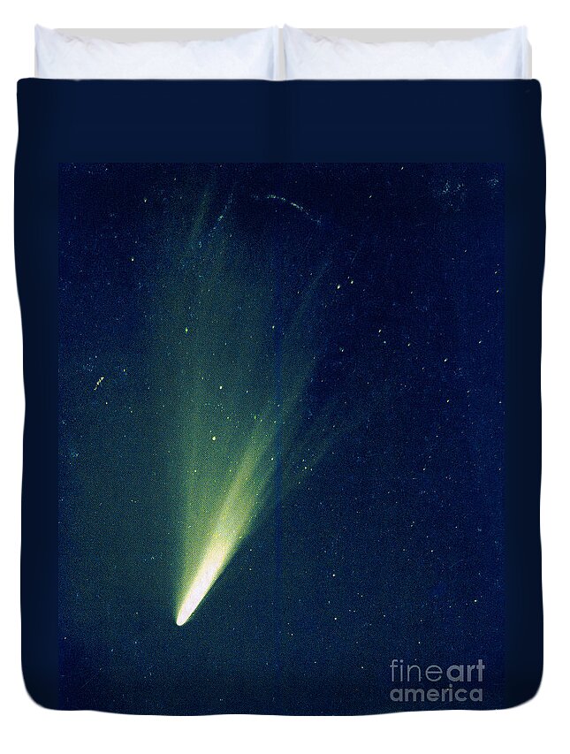 Science Duvet Cover featuring the photograph Comet West, 1976 by Science Source