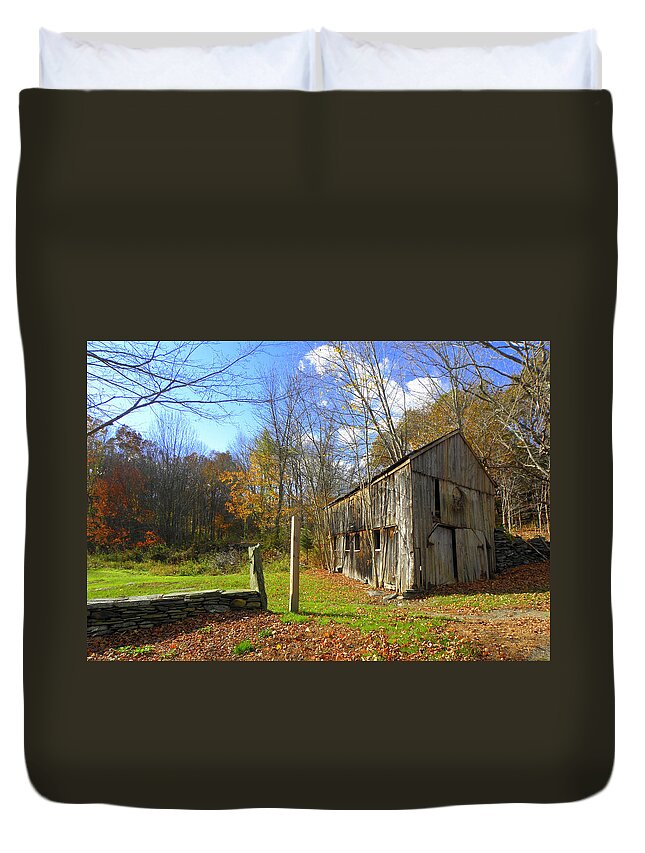 Fall Setting Duvet Cover featuring the photograph Connecticut Back in Time by Kim Galluzzo Wozniak