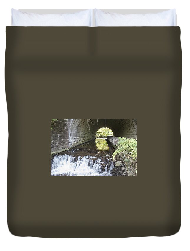  Duvet Cover featuring the photograph Corbetts Glen by William Norton