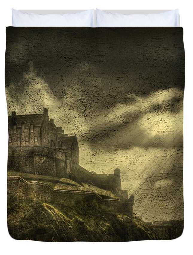 Edinburgh Duvet Cover featuring the photograph Daydream Land by Evelina Kremsdorf