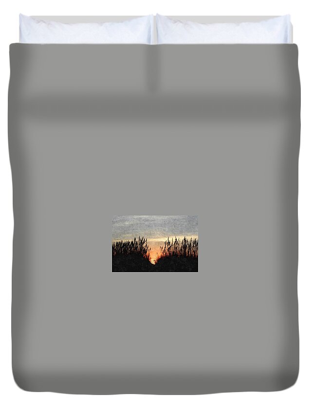 Dunes Duvet Cover featuring the photograph Dune Peaker by Kim Galluzzo