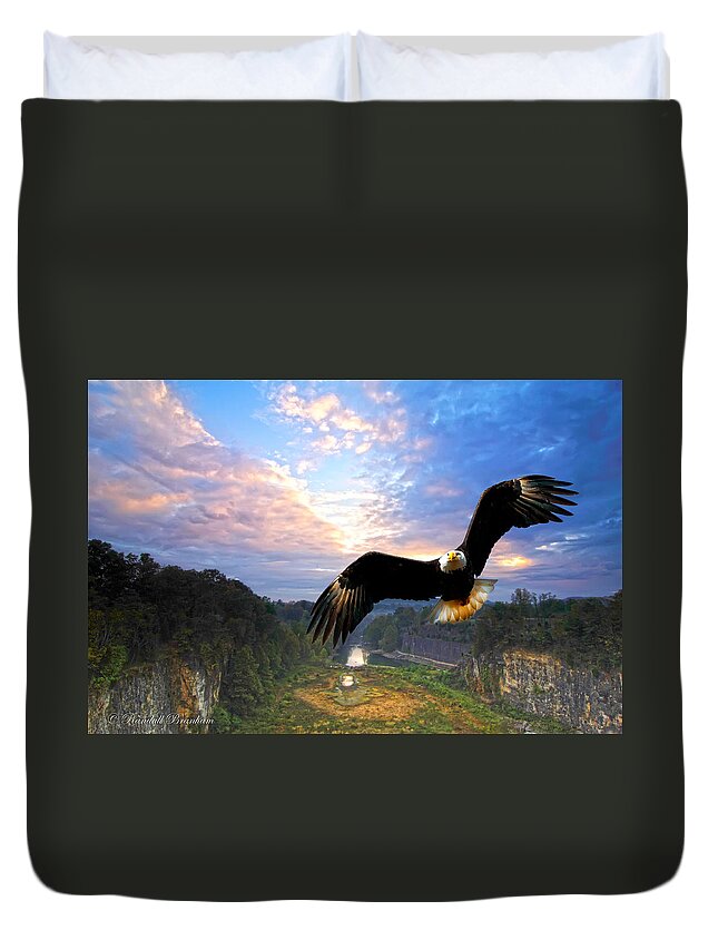 Eagle Up Close Duvet Cover featuring the photograph Eagle at Paint Creek Dam by Randall Branham