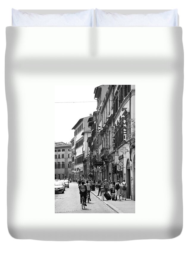 Cityscapes Duvet Cover featuring the photograph Farmacia by Lee Stickels
