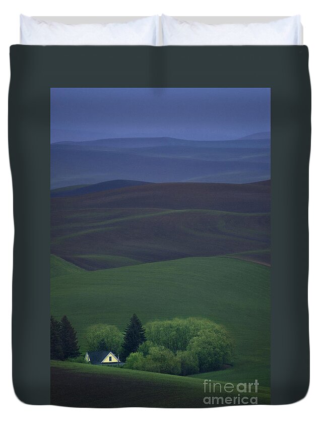 Farmhouse Duvet Cover featuring the photograph Farmhouse by Lori Grimmett