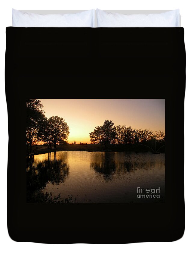 Mineola Nature Preserve Duvet Cover featuring the photograph Golden Sunset by Kathy White