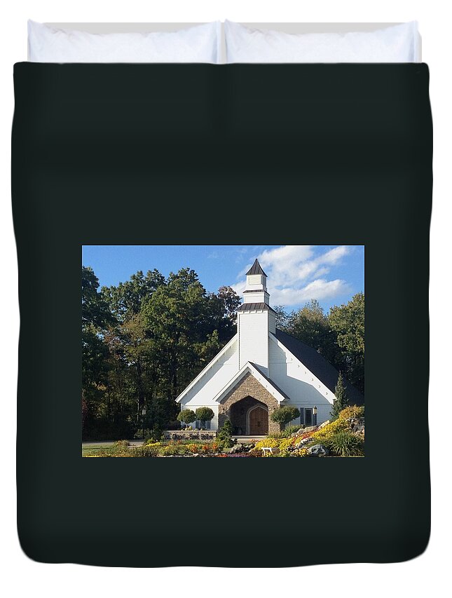 Bni Duvet Cover featuring the photograph Inexplicable by Joseph Yarbrough