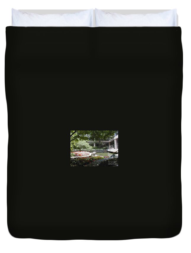 Courtyards Duvet Cover featuring the photograph Inner Courtyard by Vonda Lawson-Rosa