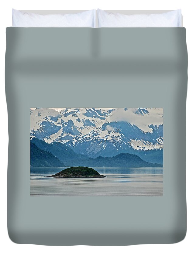 Islands Duvet Cover featuring the photograph Island Paridise by Eric Tressler