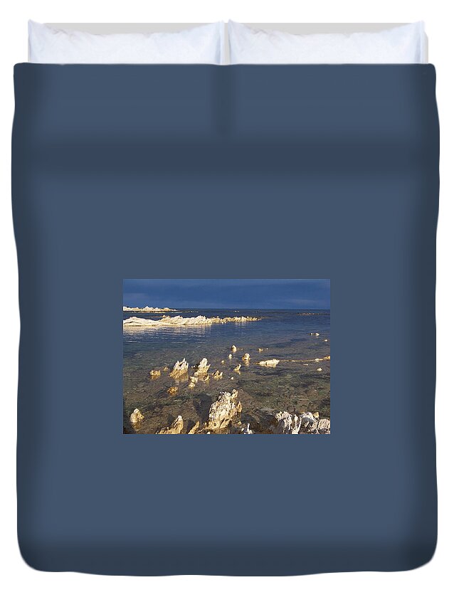 New Zealand Duvet Cover featuring the photograph Kaikoura Coast by Peter Mooyman