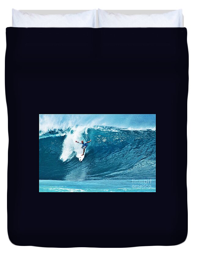 Kelly Slater Duvet Cover featuring the photograph Kelly Slater at Pipeline Masters Contest by Paul Topp