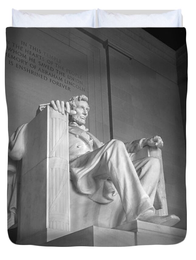 Lincoln Memorial Duvet Cover featuring the photograph Lincoln Memorial 3 by Mike McGlothlen