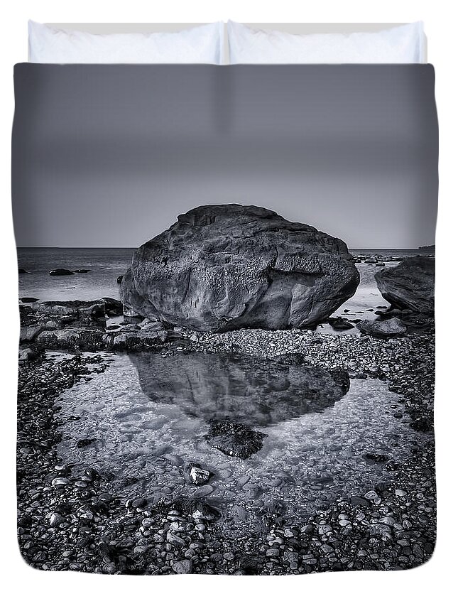 Rock Duvet Cover featuring the photograph Liquid State by Evelina Kremsdorf