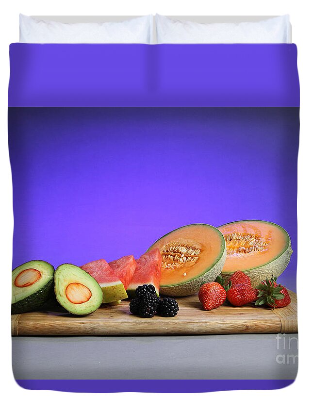 Low-carbohydrate Diets Duvet Cover featuring the photograph Low Carb Fruits by Photo Researchers, Inc.