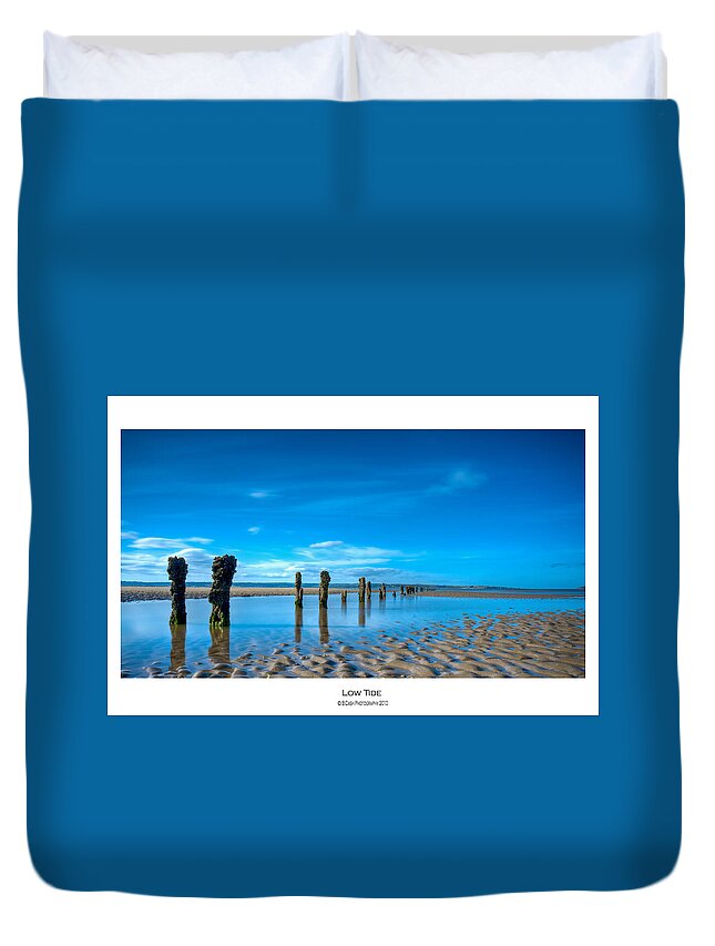 Groynes Duvet Cover featuring the photograph Low Tide by B Cash