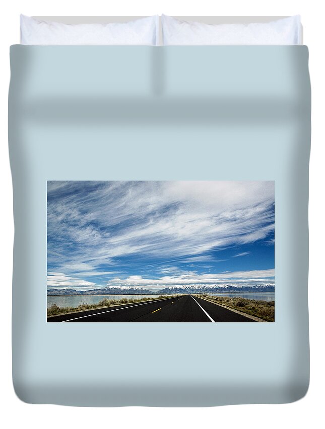 Scenic Duvet Cover featuring the photograph Majestic Sky by Marilyn Hunt