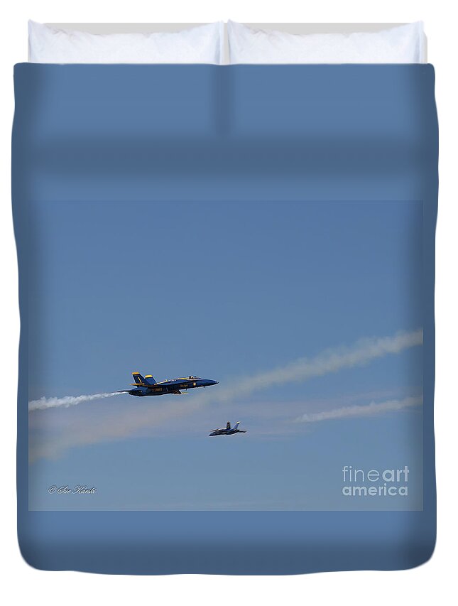 Airshow Duvet Cover featuring the photograph No This way by Sue Karski