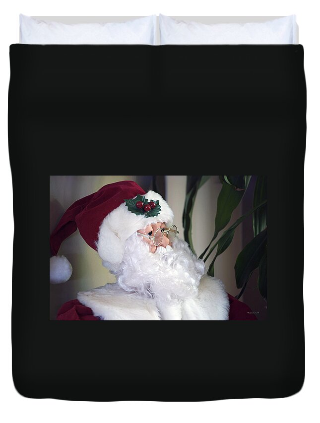 Holiday Duvet Cover featuring the photograph Old Santa Claus by Thomas Woolworth