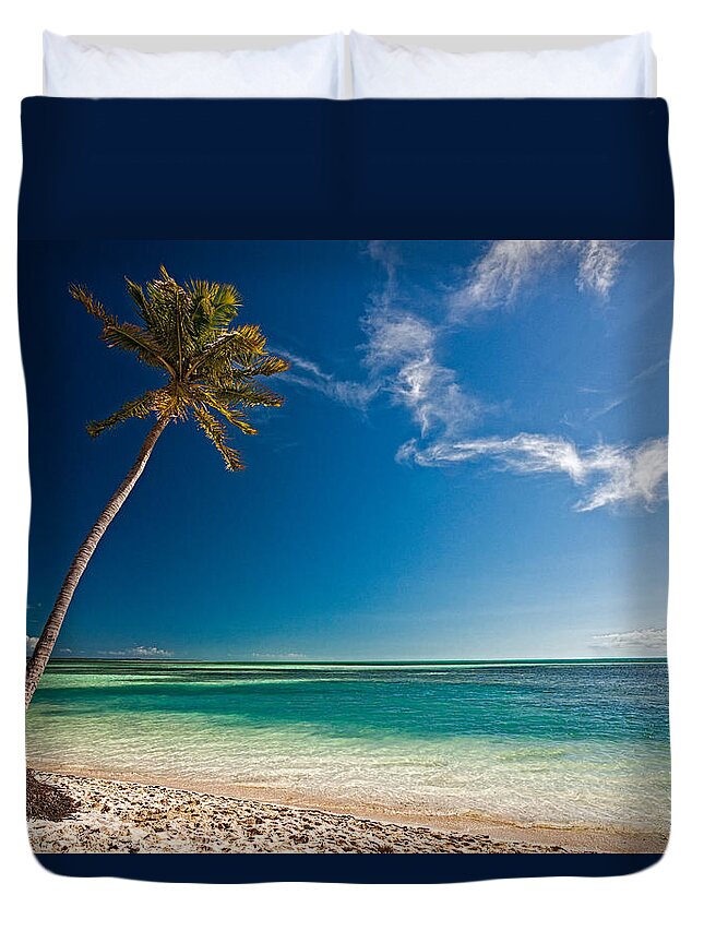 Palm Duvet Cover featuring the photograph Palm On Coco Cay by Christopher Holmes