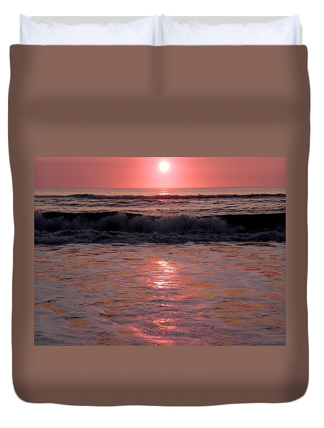 Pink Duvet Cover featuring the photograph Pink Rise by Kim Galluzzo Wozniak