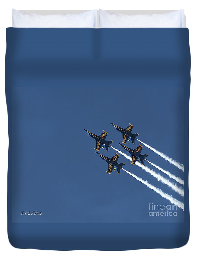 Airshow Duvet Cover featuring the photograph Reaching for the sky by Sue Karski