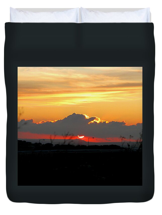 Sun Down Duvet Cover featuring the photograph Red red sun by Maria Joy