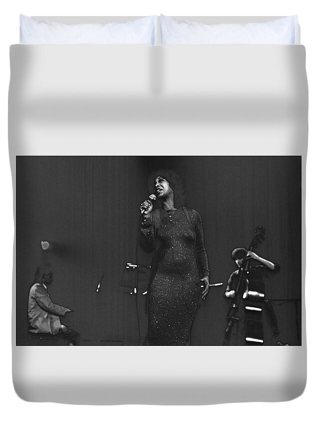 Jazz Duvet Cover featuring the photograph Roberta Sweed by Dragan Kudjerski
