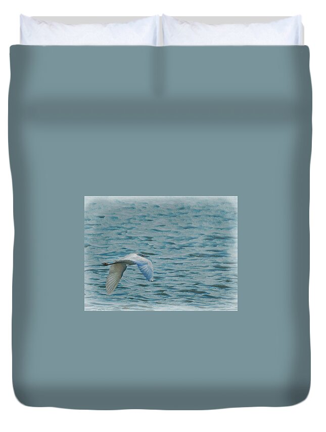 Birds Duvet Cover featuring the photograph Searching by Ernest Echols