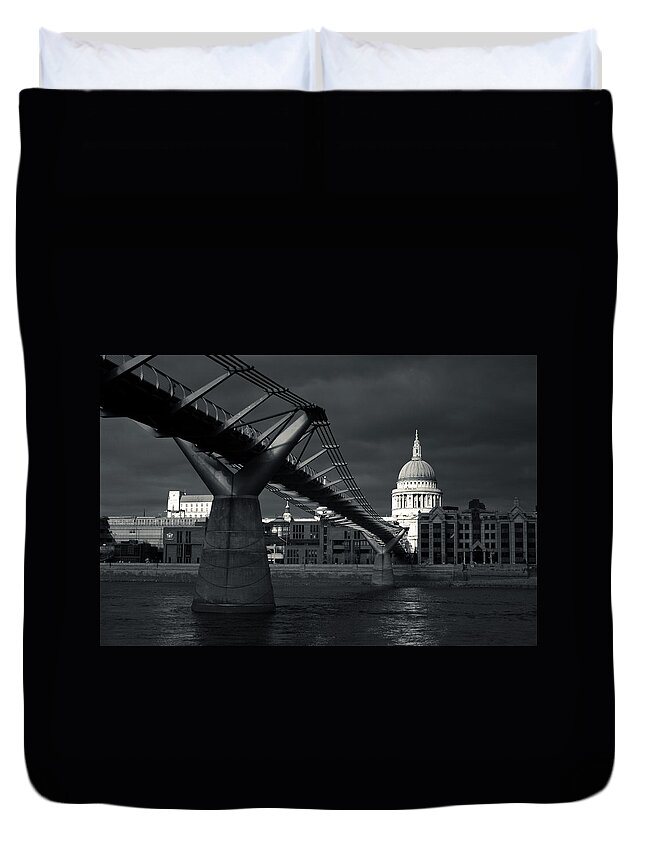 St Duvet Cover featuring the photograph St Pauls Cathedral by Andy Linden