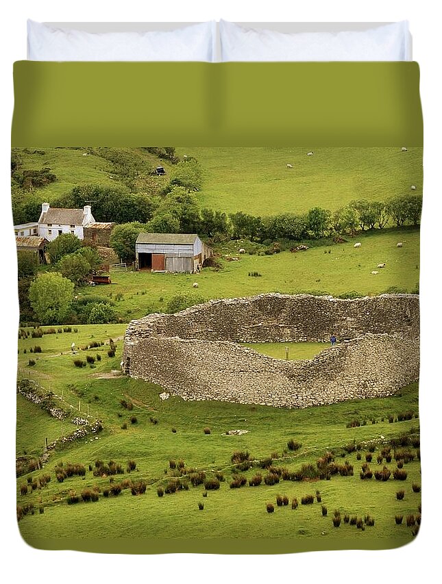 Cummins Duvet Cover featuring the photograph Staigue Fort, Kerry by Richard Cummins