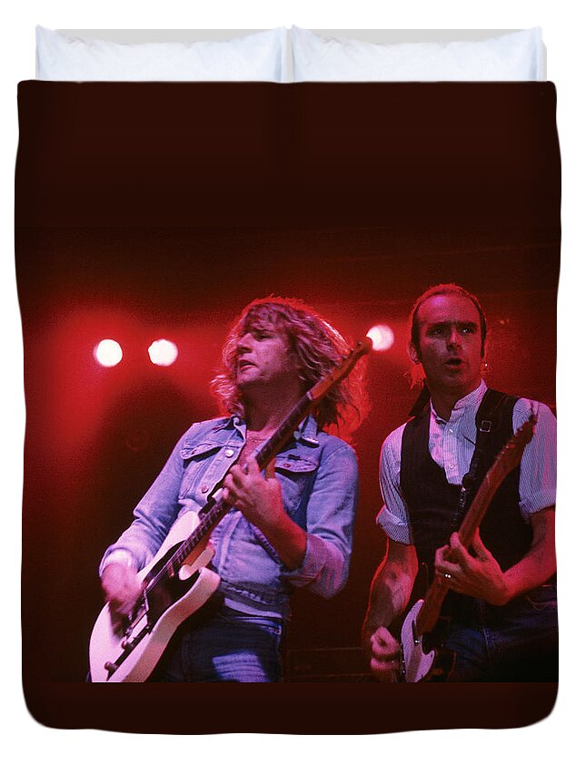 Status Quo Duvet Cover featuring the photograph Status Quo by Dragan Kudjerski