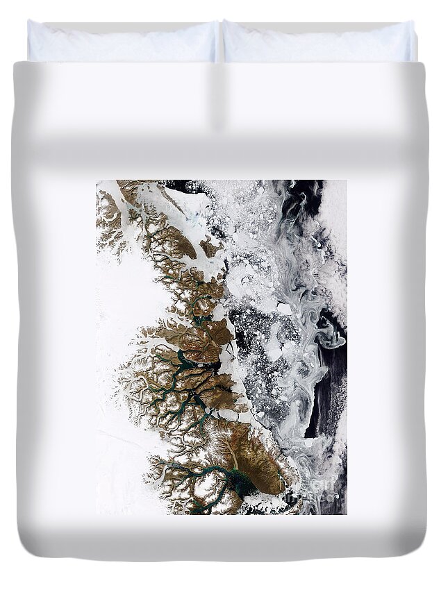 Greenland Duvet Cover featuring the photograph Summer Thaw, Greenland by Science Source