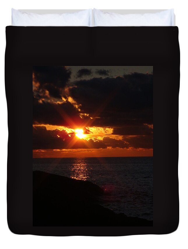 Lake Superior Duvet Cover featuring the photograph Superior Sunset by Bonfire Photography
