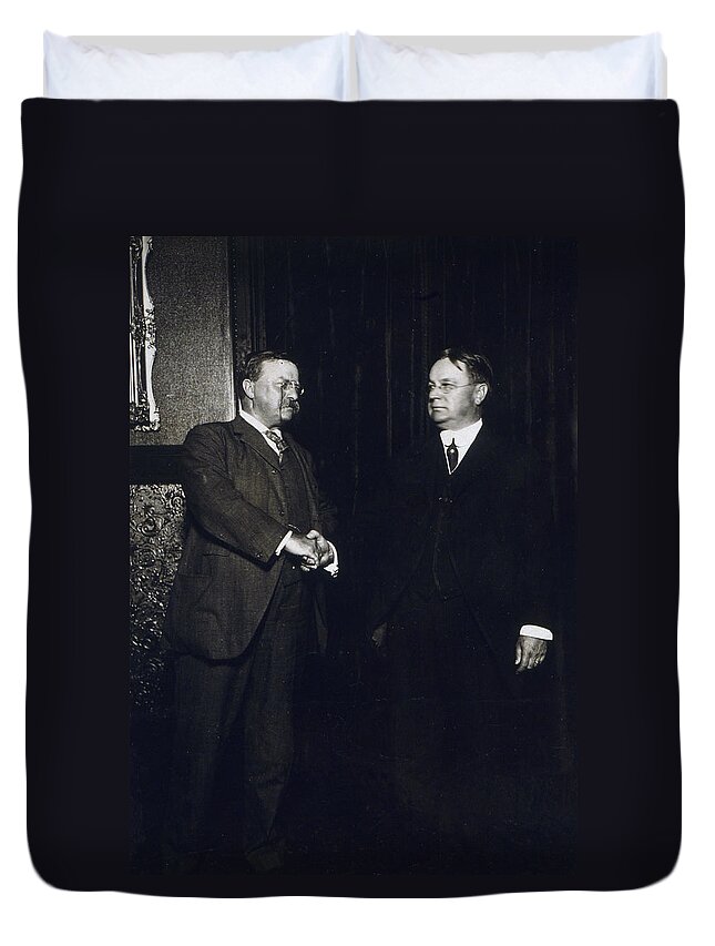 theodore Roosevelt Duvet Cover featuring the photograph Theodore Roosevelt and Hiram Johnson after nomination by International Images