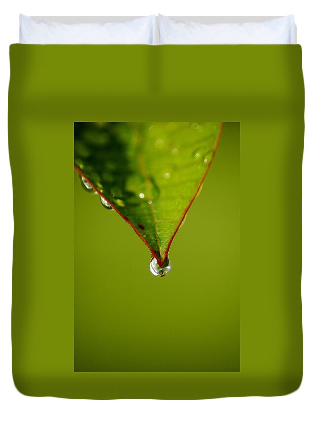 Leaf Duvet Cover featuring the photograph Waterdrop by David Weeks