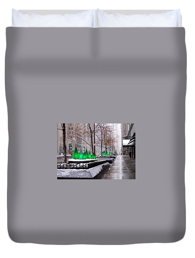 Christmas Duvet Cover featuring the photograph Christmas in Chicago #1 by Laura Kinker
