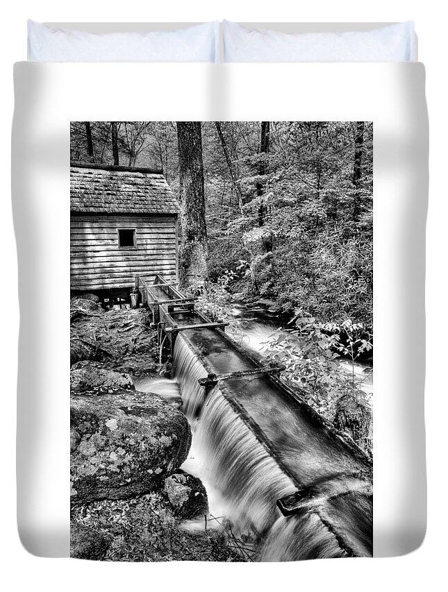 D2-ea-0061-hdr-b Duvet Cover featuring the photograph From the Old Mill Days by Paul W Faust - Impressions of Light