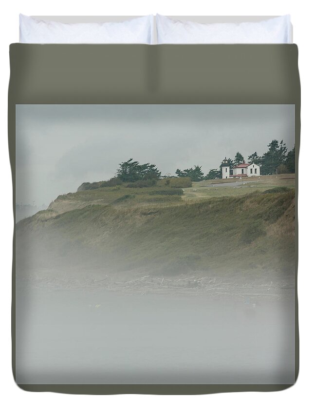 Ft. Casey Duvet Cover featuring the photograph Ft. Casey Lighthouse #2 by Tony Locke